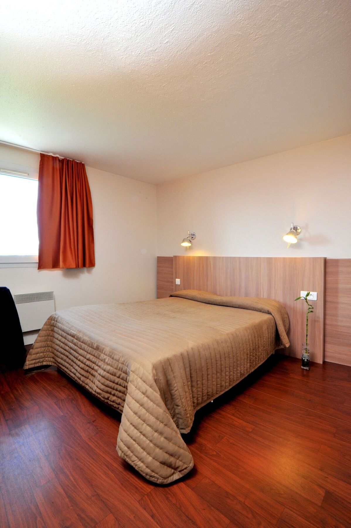 Kyriad Direct Agen Hotel Castelculier